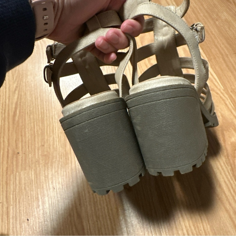 Dirty Laundry Fun stuff Gladiator lug sole heeled sandals natural hemp 9.5 - Picture 6 of 7